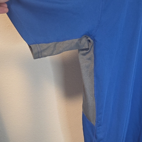 Nike Men's Blue and Gray Short Sleeve Tee - Picture 4 of 7